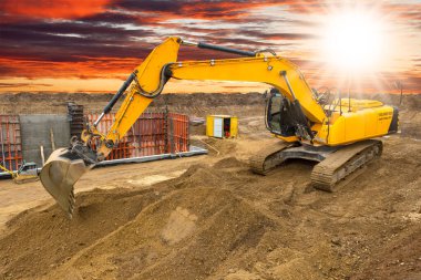 Şantiye Kazı ekskavatör