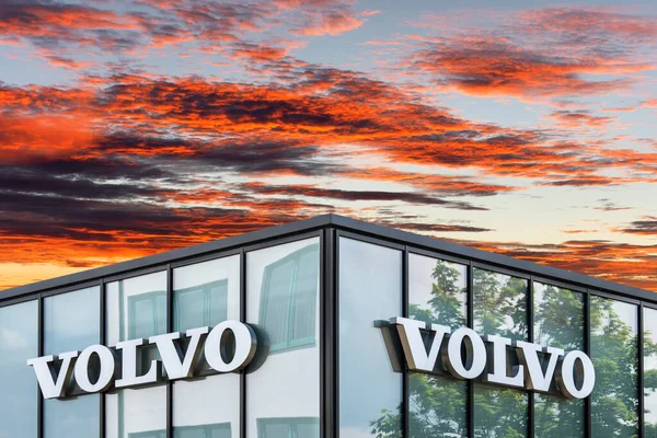 Augsburg Allemagne Juin 2022 Panneau Publicitaire Marque Automobile Volvo Devant — Photo