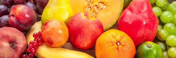 Arrangement Von Frischen Und Gesunden Früchten — Stockfoto