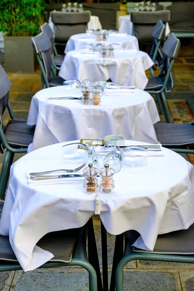 Französisches Restaurant Tische Und Stühle Auf Der Strasse Paris France — Stockfoto