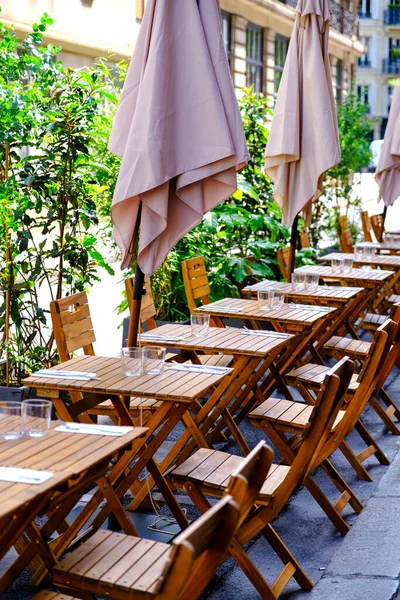 French Restaurant Tables Chairs Row Street Paris France — Fotografia de Stock