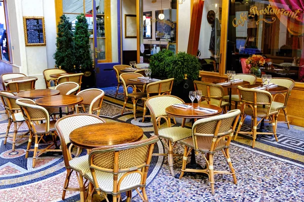 French Restaurant Tables Chairs Patio Paris France — Foto de Stock