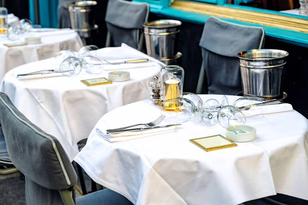 Restaurant Français Tables Chaises Dans Rue Paris France Photo De Stock