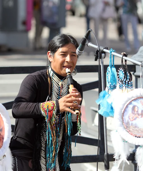 Saint-Pétersbourg. Les Indiens jouent une musique folklorique — Photo