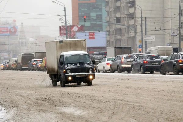 Moscow. Traffic in the snowfall — Stock Photo, Image