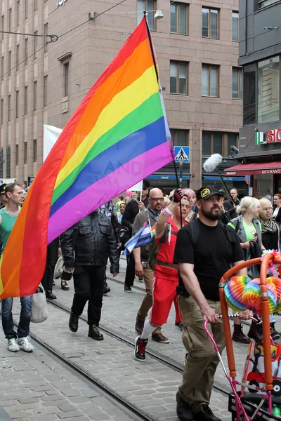 Sur le défilé gay d'été à Helsinki, Finlande — Photo