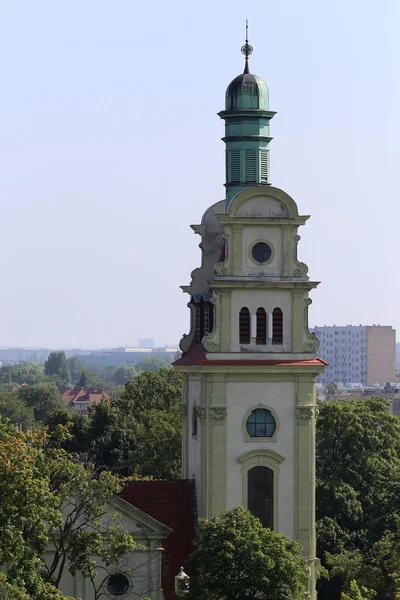 Sopot, Polska. Dzwonnica katedry katolickiej — Zdjęcie stockowe