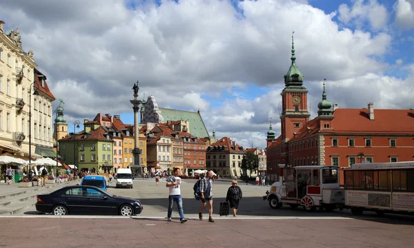 Praça central da cidade velha de Varsóvia, Polônia — Fotografia de Stock