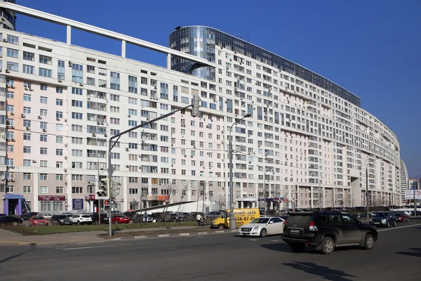 Nieuw gebouwde huis in centrale district van Moskou, Rusland — Stockfoto