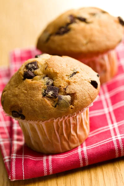 Smakelijke muffin met chocolade — Stockfoto