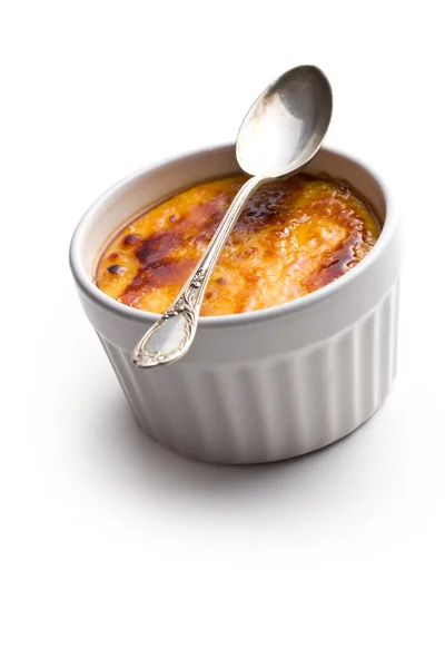 Creme brulee en cuenco de cerámica —  Fotos de Stock