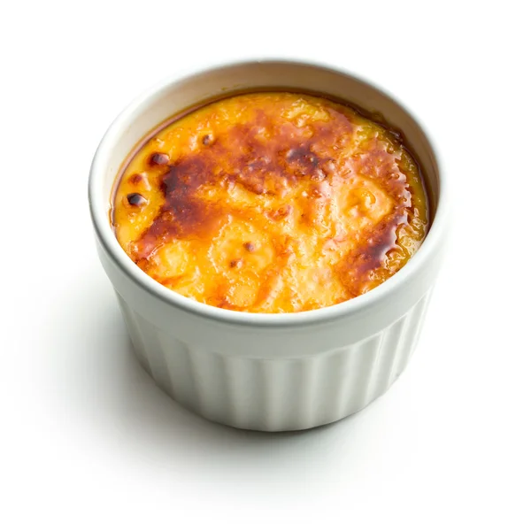 Creme brulee v keramické misce — Stock fotografie