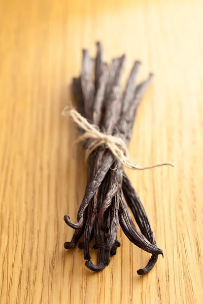 Tied vanilla pods — Stock Photo, Image