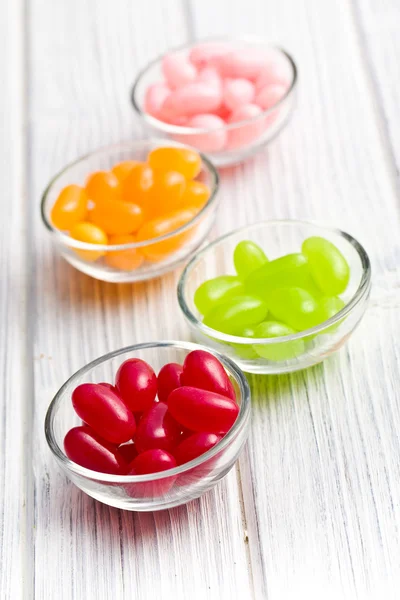 Jelly beans in glazen kom — Stockfoto