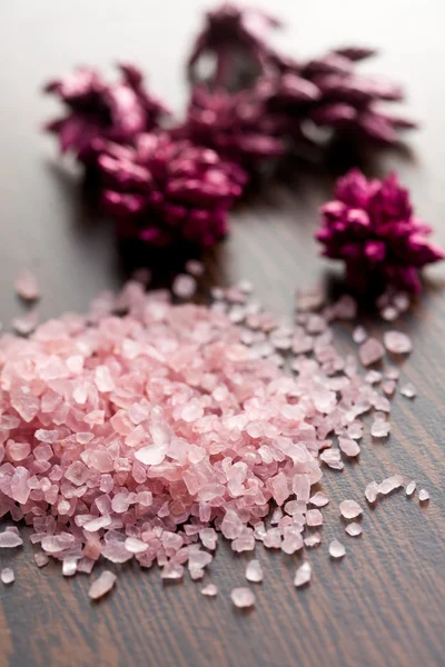 Pink bath salt — Stock Photo, Image