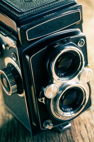 Retro middle-format camera — Stock Photo, Image