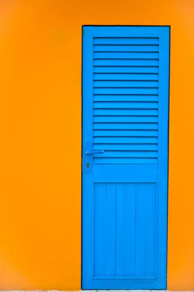 Η παλιά πόρτα μπλε — Φωτογραφία Αρχείου
