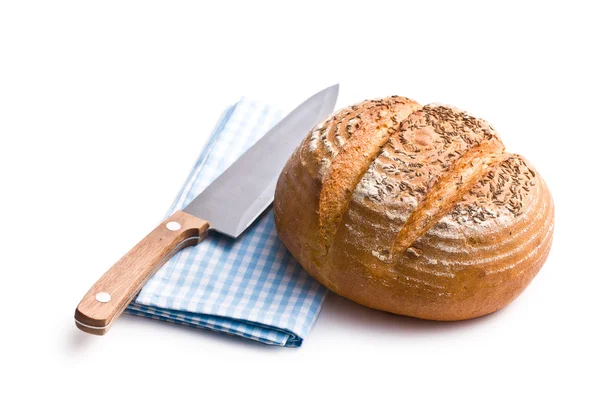 Pão redondo com faca — Fotografia de Stock