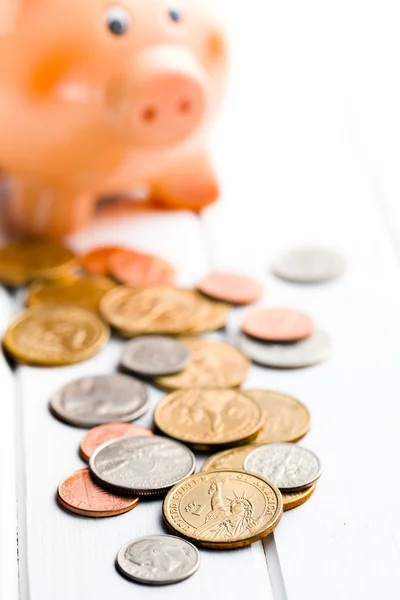 Monety USA i piggy bank — Zdjęcie stockowe