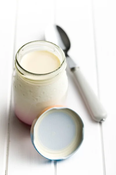 Iogurte em frasco — Fotografia de Stock