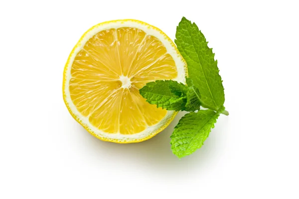 Mezzo limone e menta fresca — Foto Stock