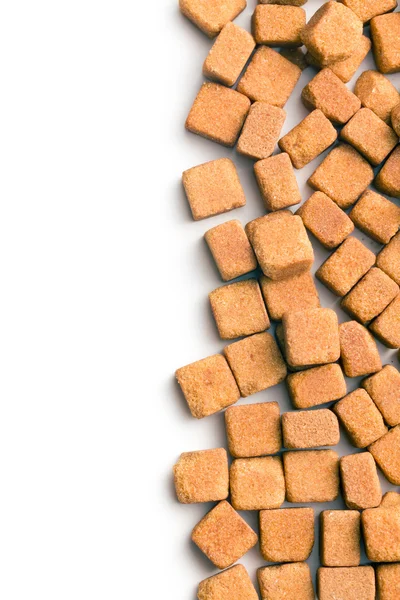 Кубы коричневого сахара — стоковое фото