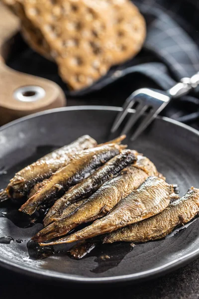 Sprats Fumés Sur Assiette Poisson Mer Conserve — Photo