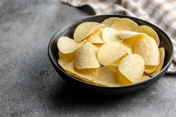 Des Chips Croquantes Croustilles Pommes Terre Sur Assiette — Photo