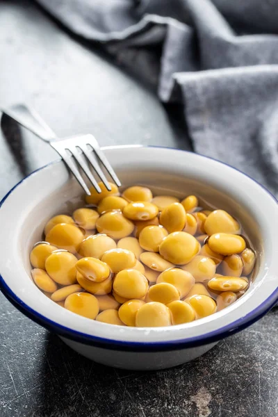 Feijão Lupin Amarelo Conserva Tigela Mesa Cozinha — Fotografia de Stock