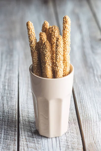 Breadsticks Grissini Paus Pão Com Sementes Gergelim Copo — Fotografia de Stock