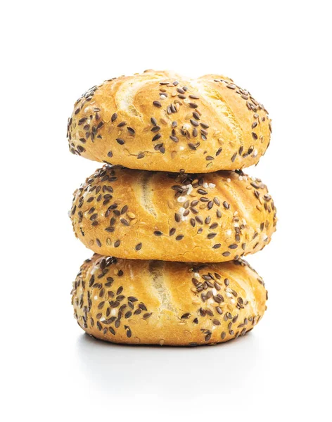 Vier Gebackene Französische Brötchen Mit Samen Isoliert Auf Weißem Hintergrund — Stockfoto