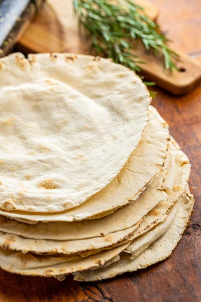 Pain Arabe Pain Pita Plat Sur Table Bois — Photo