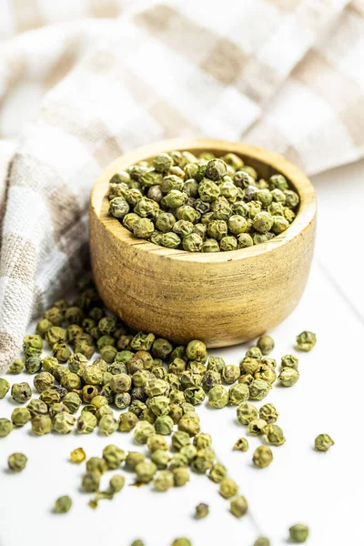 Pipocas Verdes Secas Pimenta Verde Seca Tempero Tigela Uma Mesa — Fotografia de Stock