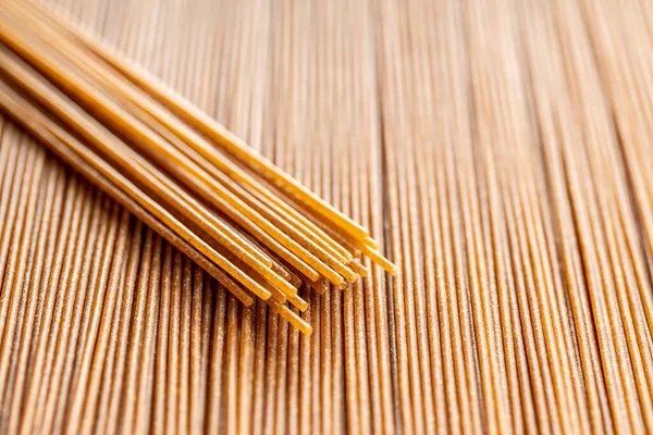 Niet Gekookte Spaghetti Pasta Met Volle Granen Ruwe Deegwaren — Stockfoto