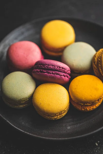 Süße Bunte Macarons Traditionelle Französische Makronen Leckeres Dessert Auf Dem — Stockfoto
