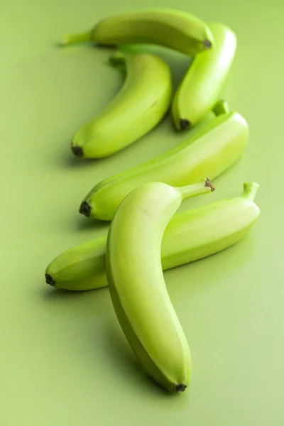 Unripe Green Bananas Green Table — Stock Photo, Image