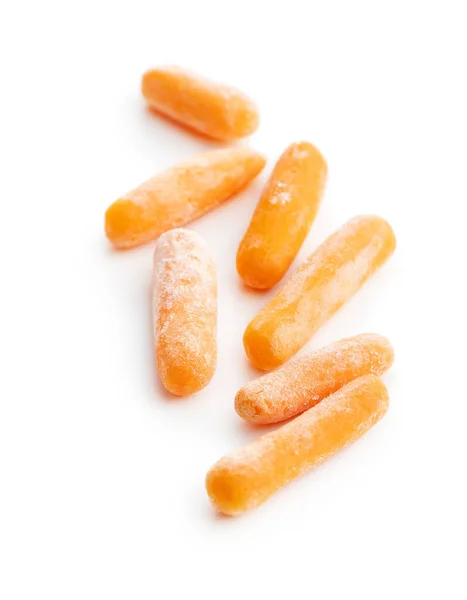Gefrorenes Baby Karottengemüse Mini Orangefarbene Möhren Isoliert Auf Weißem Hintergrund — Stockfoto
