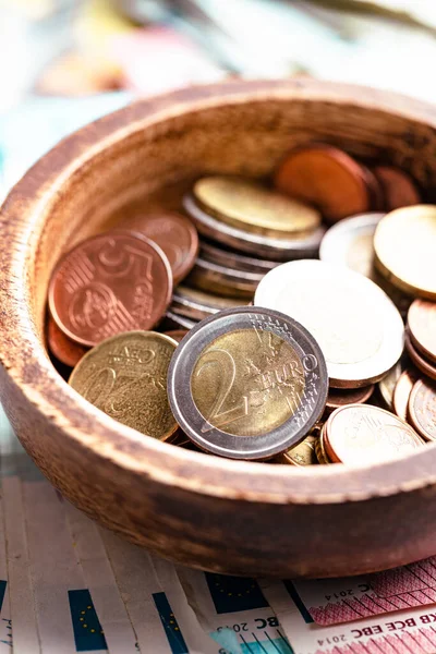 Euro Coins Bowl Paper Euro Banknotes — Stock Photo, Image