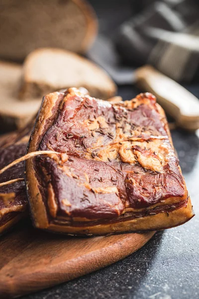 Whole Smoked Bacon Cutting Board — Stock fotografie