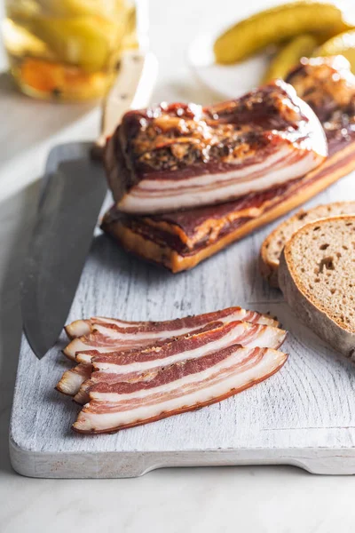 Sliced Smoked Bacon Cutting Board — Foto de Stock