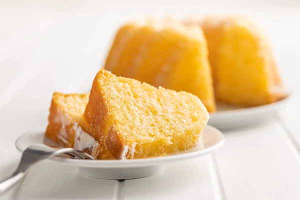 Sweet Sponge Cake Bundt Cake Plate White Table — Stock Photo, Image