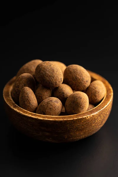 Almonds Chocolate Coated Cocoa Bowl Dark Table — Stock Photo, Image