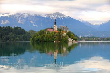 ada, kale ve dağ içinde geçmiş, Slovenya Lake bled
