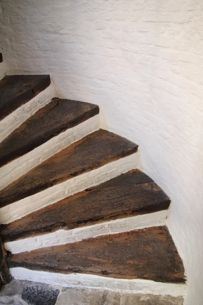 Dřevěné točité schody — Stock fotografie