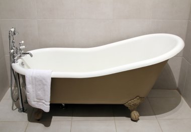 eski stil banyo küveti