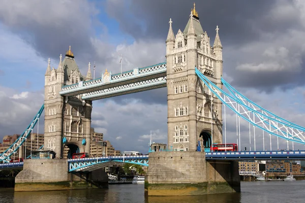 Beroemde tower bridge — Stockfoto