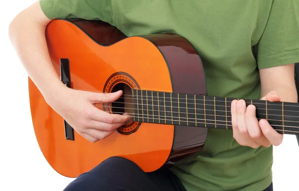 Genç ile akustik gitar — Stok fotoğraf