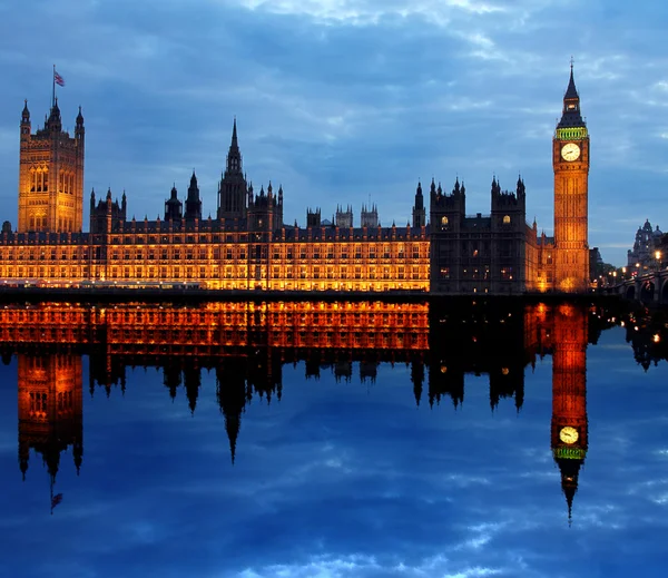 Londra'da big ben ile Westminster