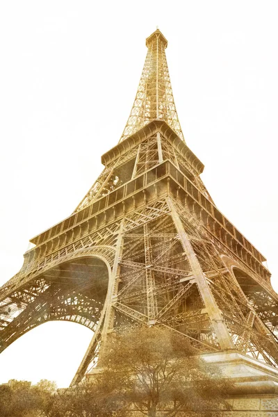 Wieża Eiffel, Paryż, Francja, widok z dołu, vintage Zdjęcie. — Zdjęcie stockowe