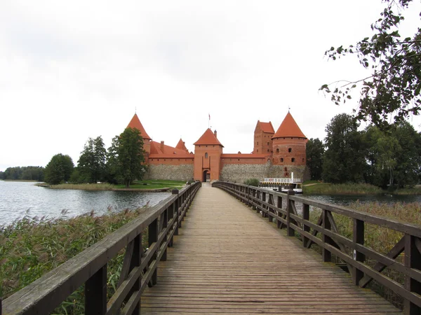 Castello Trakai in Lituania, Vilnius, una delle destinazioni turistiche più popolari in Lituania . — Foto Stock